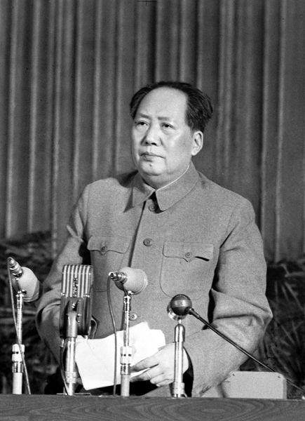 1957年2月27日，毛澤東在最高國務會議第十一次擴大會議上發(fā)表《關于正確處理人民內部矛盾的問題》的重要講話。新華社圖片